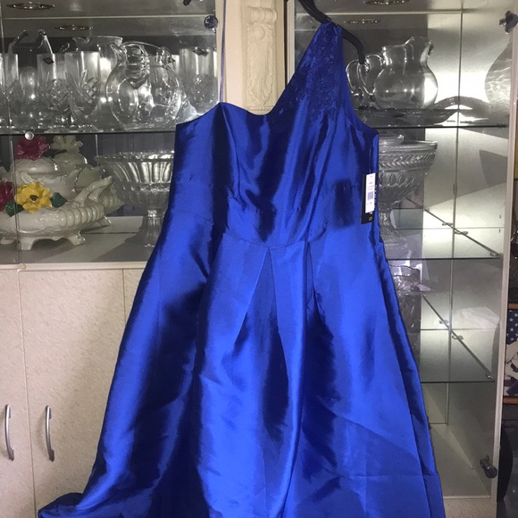 Signature by Sangria Dresses & Skirts - 🆕 Sangria Woman Gown 👗